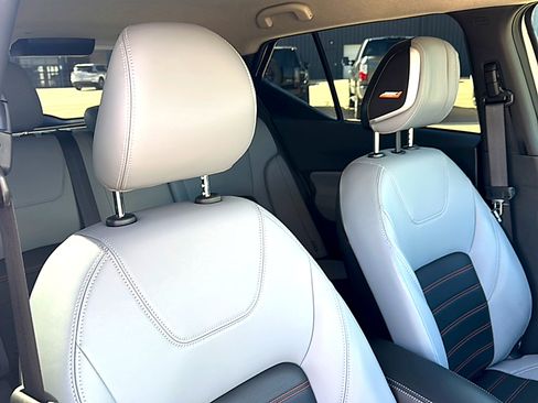 Used 2024 Nissan Kicks SR w/ SR Premium Package image 24