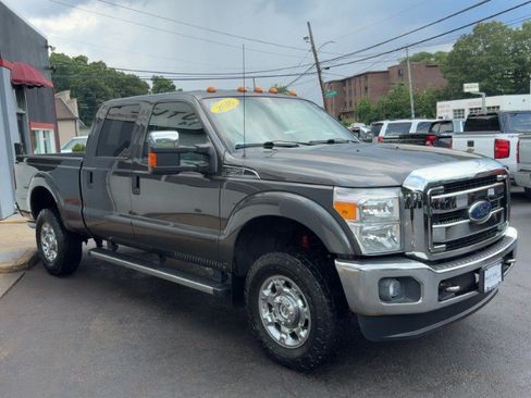 Used 2016 Ford F250 XLT w/ XLT Premium Package AWD/4WD image 3