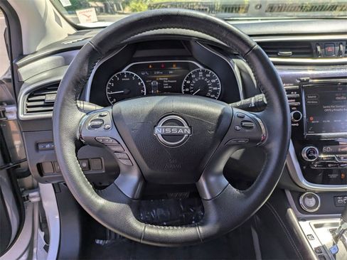 Used 2023 Nissan Murano SV image 18