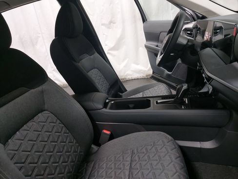 Used 2026 Nissan Kicks SV w/ SV Premium Package AWD/4WD image 10