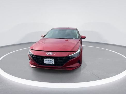 Used 2023 Hyundai Elantra SEL w/ Convenience Package FWD image 3