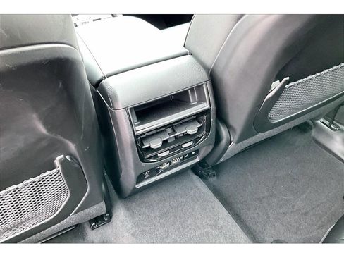 Certified 2025 Jeep Grand Cherokee Overland w/ Luxury Tech Group IV image 31