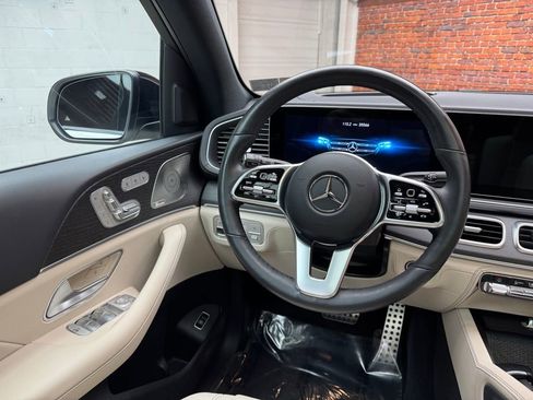 Used 2023 Mercedes-Benz GLS 580 4MATIC image 13