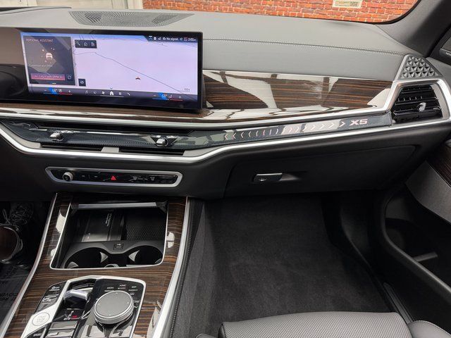 Used 2026 BMW X5 xDrive40i AWD/4WD image 17