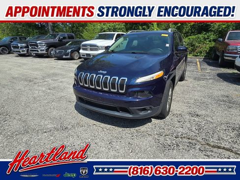 Used 2016 Jeep Cherokee Latitude AWD/4WD image 1