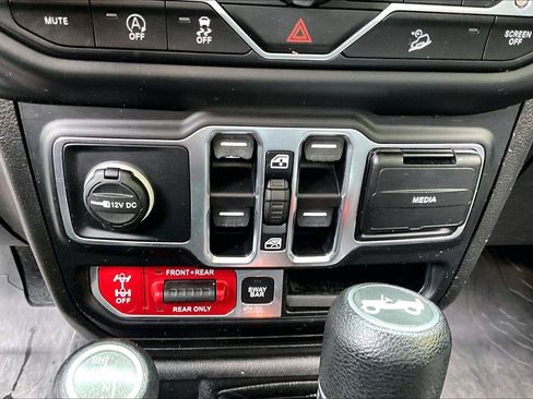 Used 2020 Jeep Wrangler Unlimited Rubicon AWD/4WD image 31