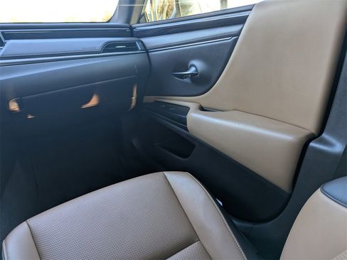 Used 2019 Lexus ES 350 Luxury image 8