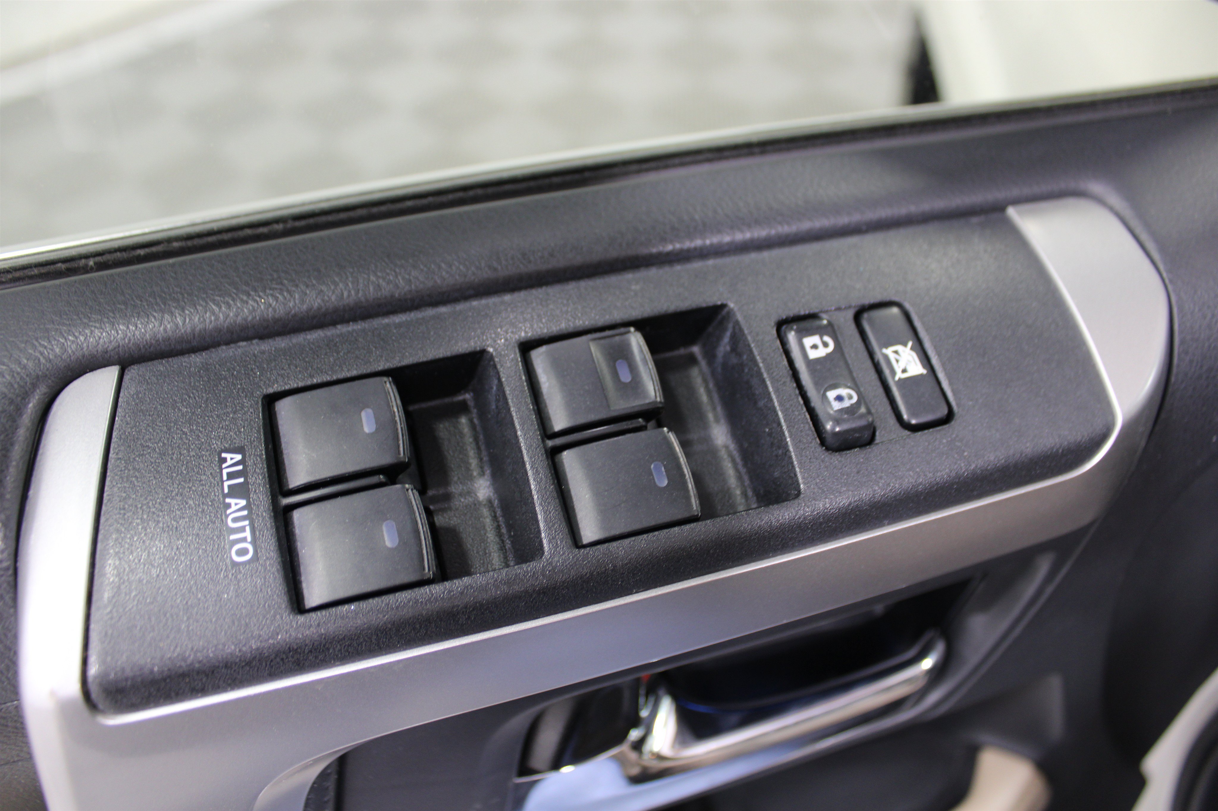 Used 2015 Toyota 4Runner Limited RWD image 7