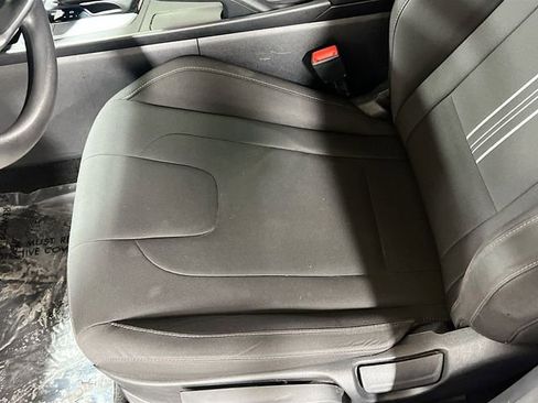 Used 2023 Hyundai Elantra SEL image 18