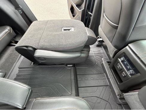 Used 2020 Chevrolet Traverse RS w/ LPO, Floor Liner Package AWD/4WD image 8