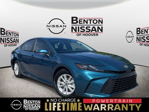 Used 2025 Toyota Camry LE FWD image 1