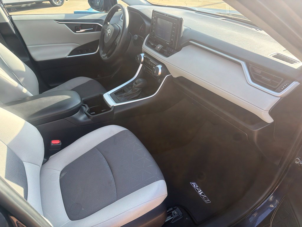 Used 2022 Toyota RAV4 XLE w/ Convenience Package FWD image 32