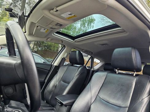 Used 2012 MAZDA MAZDA3 i Grand Touring w/ Tech Pkg FWD image 21