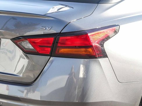 Used 2024 Nissan Altima 2.5 SV image 11