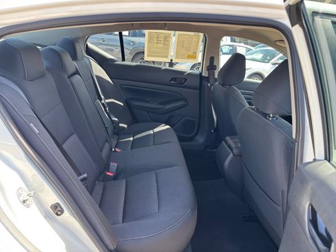 Used 2025 Nissan Altima 2.5 SV FWD image 25