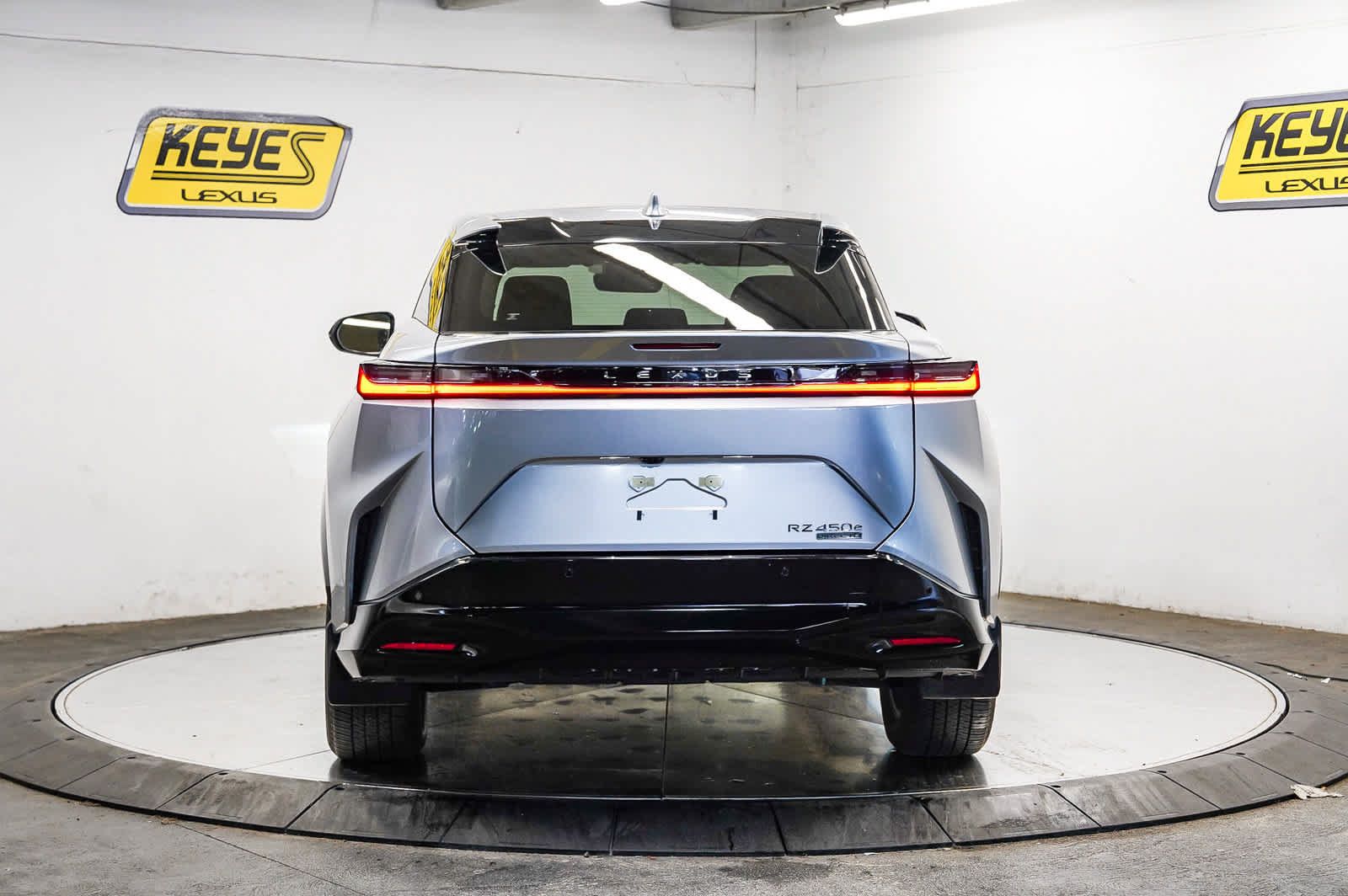 Used 2025 Lexus RZ 450e w/ Accessory Package (2T) AWD/4WD image 3