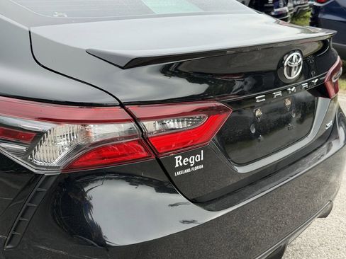 Used 2022 Toyota Camry SE FWD image 11