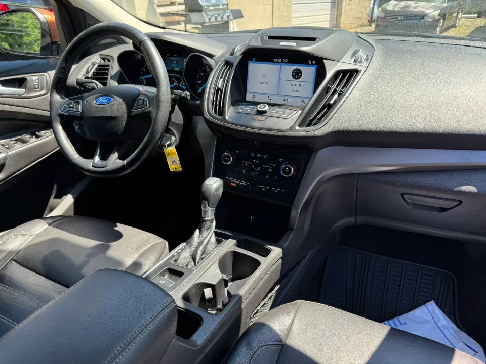 Used 2017 Ford Escape SE w/ SE Leather Comfort Package AWD/4WD image 17