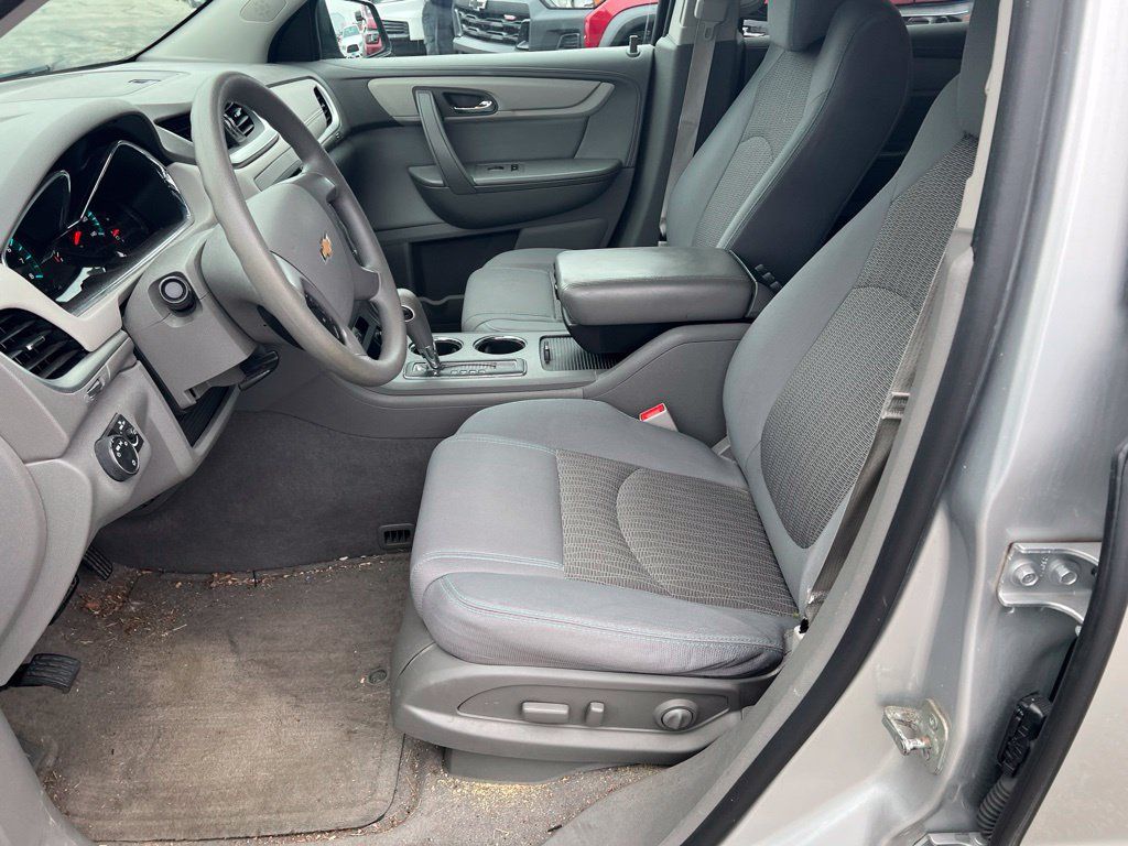 Used 2014 Chevrolet Traverse LS FWD image 3