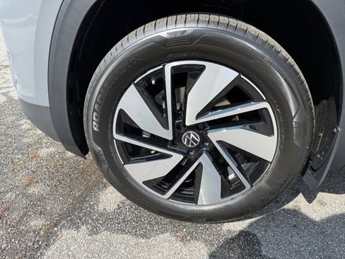 New 2026 Volkswagen Atlas SE image 27