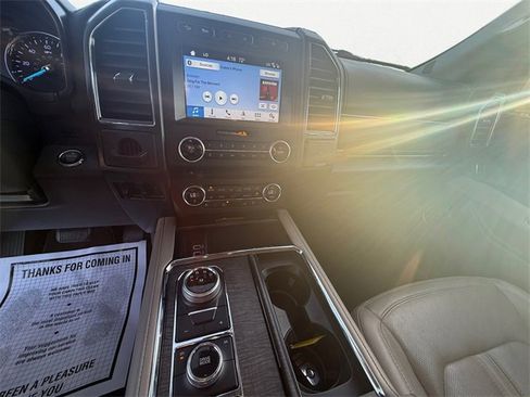 Used 2018 Ford Expedition Limited w/ Equipment Group 301A image 11