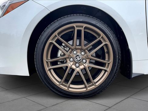 Used 2024 Toyota Corolla SE w/ SE Package image 10