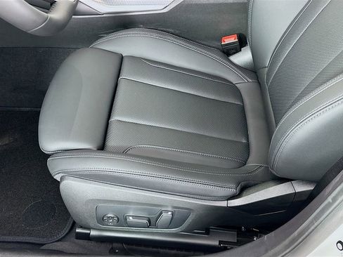 New 2026 BMW 330i Sedan w/ M Sport Package image 21