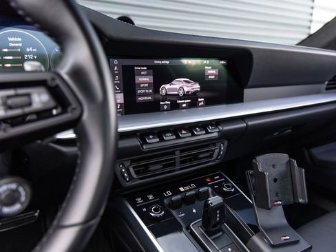 Certified 2021 Porsche 911 Turbo S AWD/4WD image 17