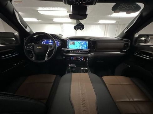 Certified 2025 Chevrolet Silverado 1500 High Country w/ High Country Premium Package AWD/4WD image 21