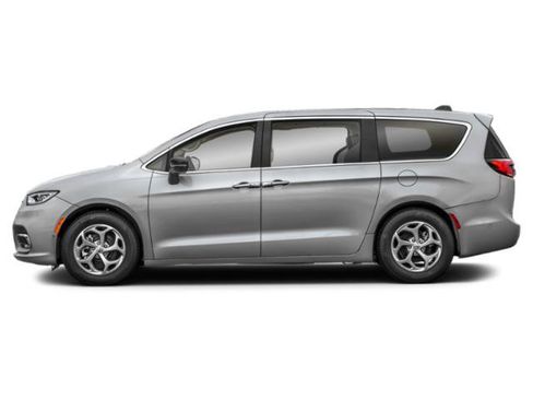 Certified 2025 Chrysler Pacifica Limited FWD image 3