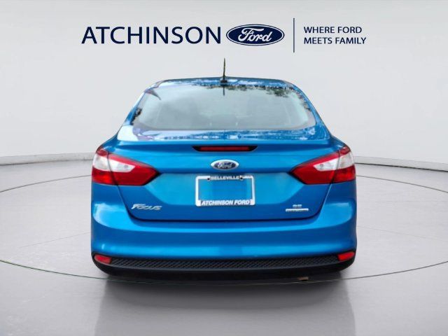 Used 2014 Ford Focus SE w/ SE Winter Package FWD image 6