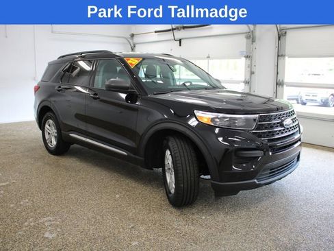Used 2023 Ford Explorer XLT AWD/4WD image 7