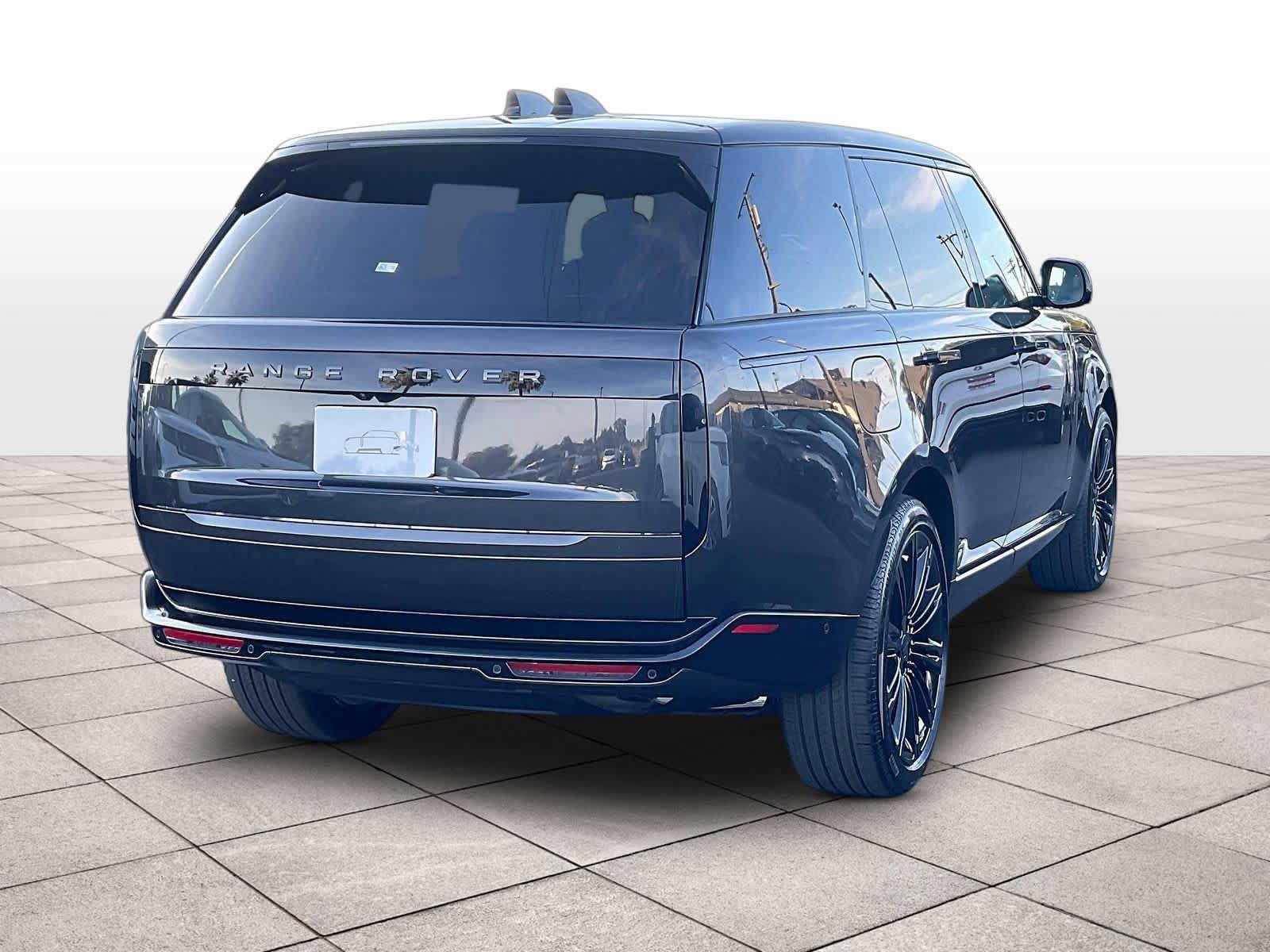 New 2026 Land Rover Range Rover Long Wheelbase SE AWD/4WD image 4