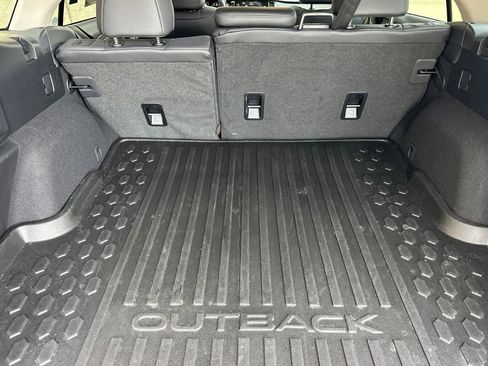 Used 2025 Subaru Outback Limited image 14