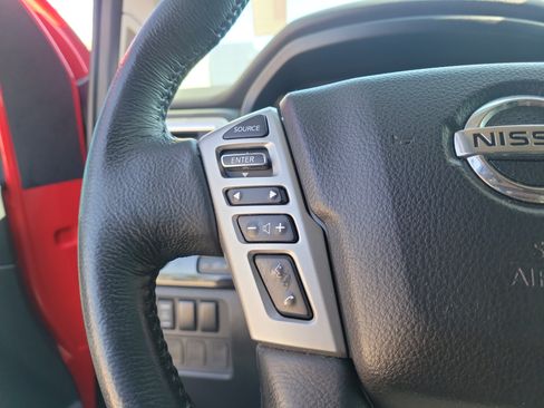 Used 2021 Nissan Titan SV w/ SV Convenience Package RWD image 22
