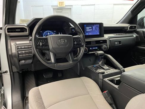 Used 2025 Toyota Tacoma SR5 AWD/4WD image 13