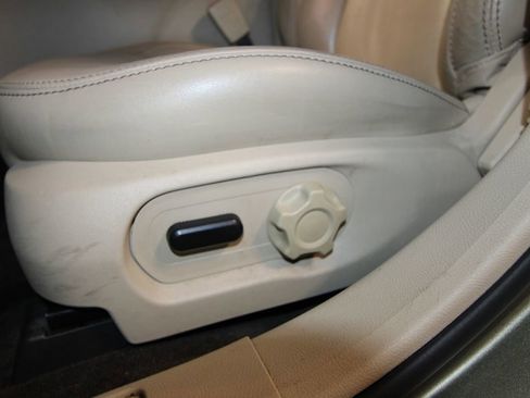 Used 2013 Ford Taurus SEL FWD image 7