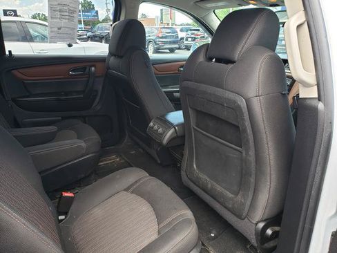 Used 2017 Chevrolet Traverse LT w/ Style and Technology Package AWD/4WD image 16