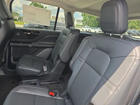 New 2025 Lincoln Aviator 2WD w/ Equipment Group 101A image 13
