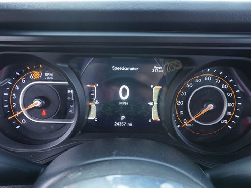 Used 2024 Jeep Wrangler Sahara image 20