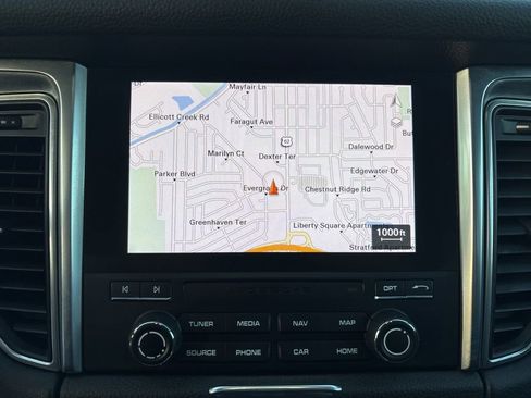 Used 2018 Porsche Macan image 7