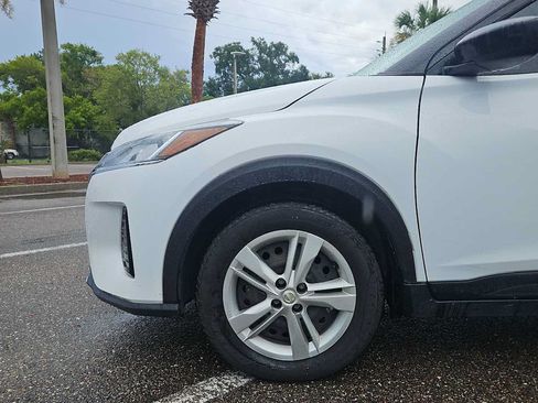 Used 2023 Nissan Kicks S FWD image 18