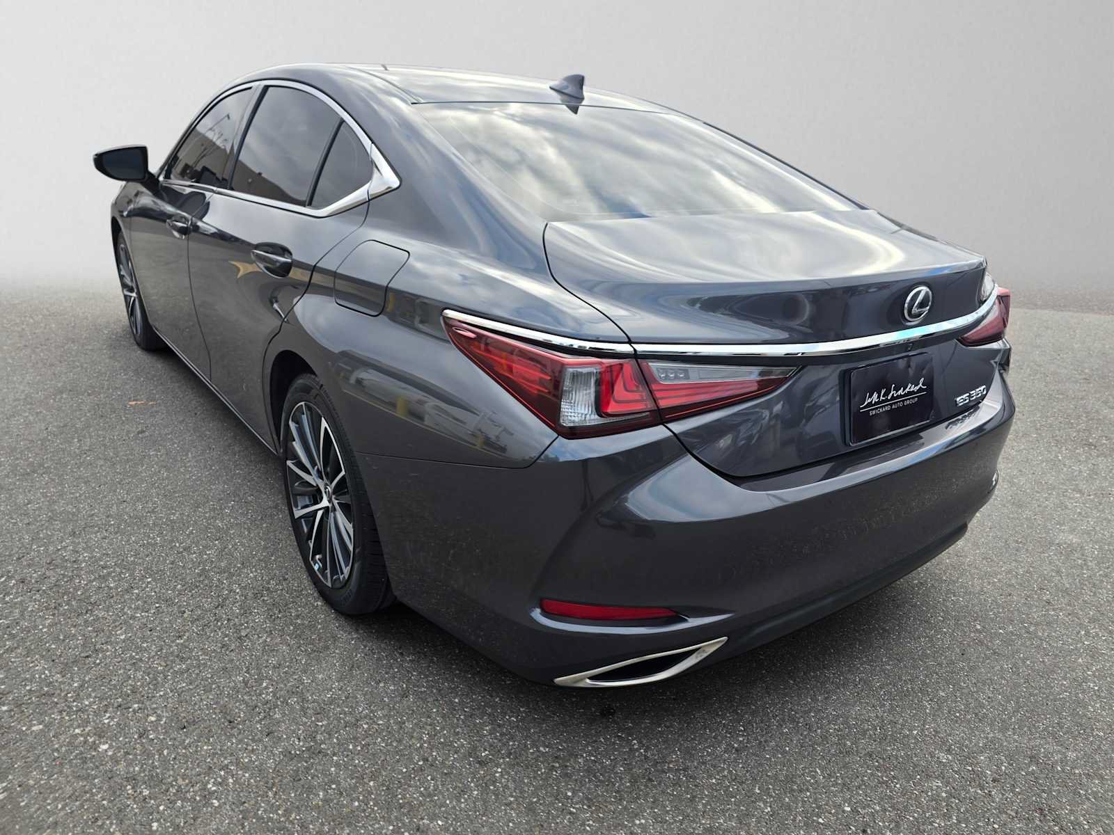 Used 2023 Lexus ES 350 w/ Premium Package FWD image 5