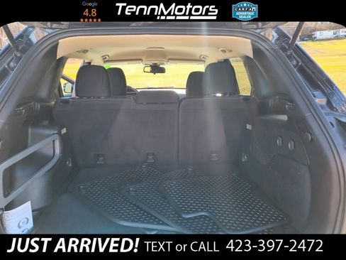 Used 2016 Jeep Cherokee Latitude w/ Cold Weather Group image 11