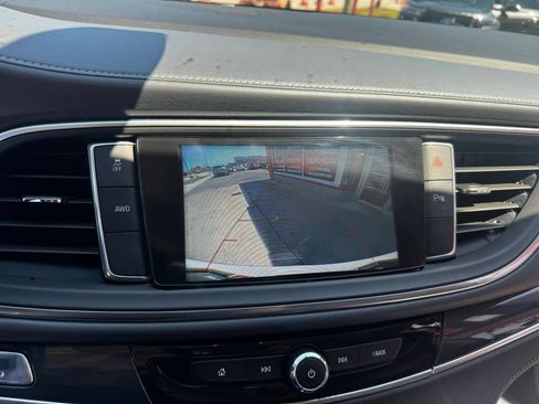 Used 2019 Buick Enclave Essence AWD/4WD image 20