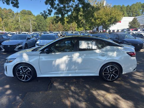 New 2025 Nissan Sentra SR image 4