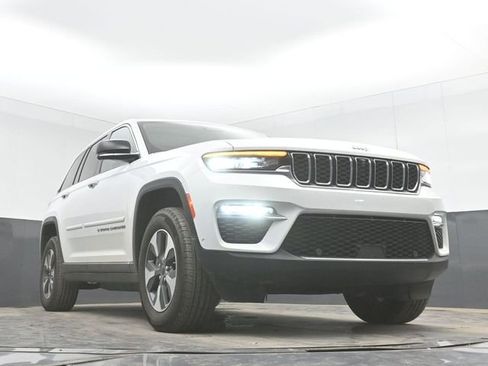 Used 2022 Jeep Grand Cherokee Limited 4xe w/ Luxury Tech Group II AWD/4WD image 27