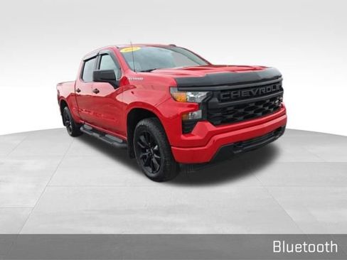 Used 2023 Chevrolet Silverado 1500 Custom image 2