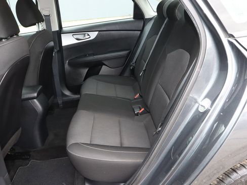 Used 2022 Kia Forte LXS w/ LXS Technology Package image 8