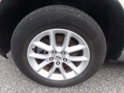 Used 2013 Ford Edge SE image 13